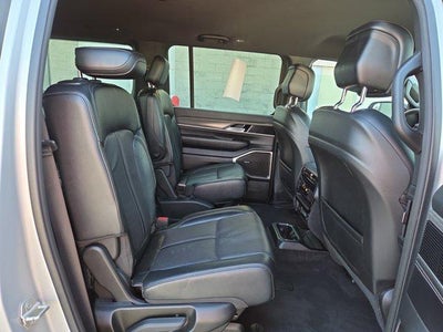 2024 Jeep Wagoneer L Series II 4x2 *Ltd Avail*