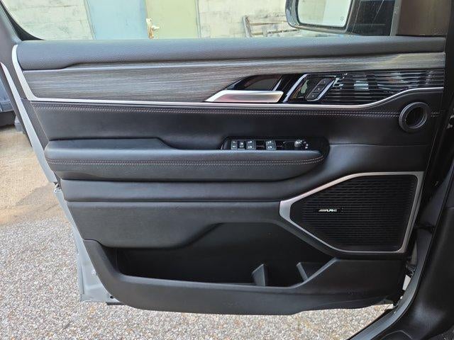 2024 Jeep Wagoneer L Series II 4x2 *Ltd Avail*