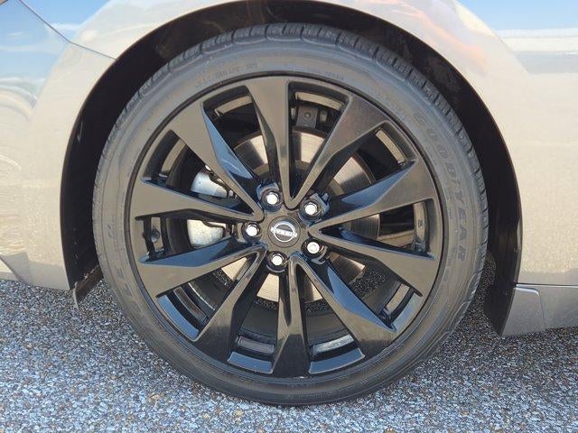 2023 Nissan Maxima SR CVT