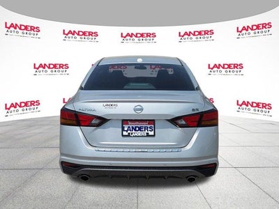 2022 Nissan Altima 2.5 SR Sedan