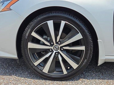 2022 Nissan Altima 2.5 SR Sedan