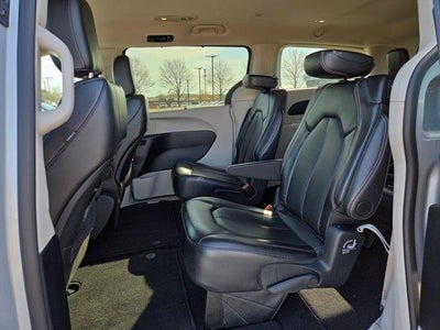 2024 Chrysler Pacifica Touring L FWD