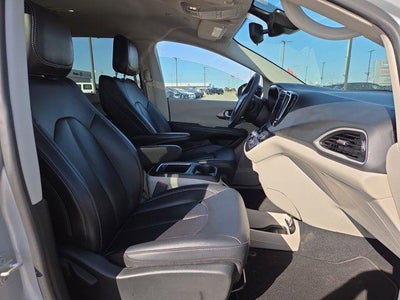 2024 Chrysler Pacifica Touring L FWD