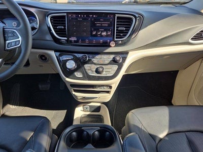 2024 Chrysler Pacifica Touring L FWD