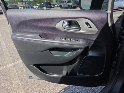 2024 Chrysler Pacifica Limited FWD