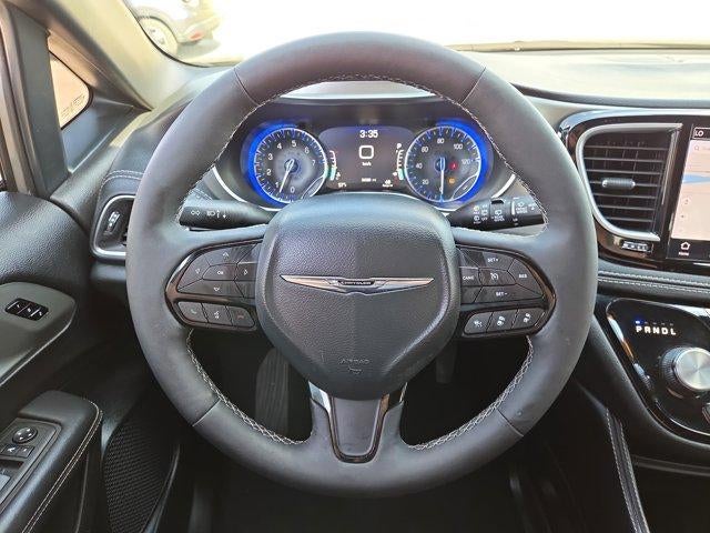 2024 Chrysler Pacifica Limited FWD