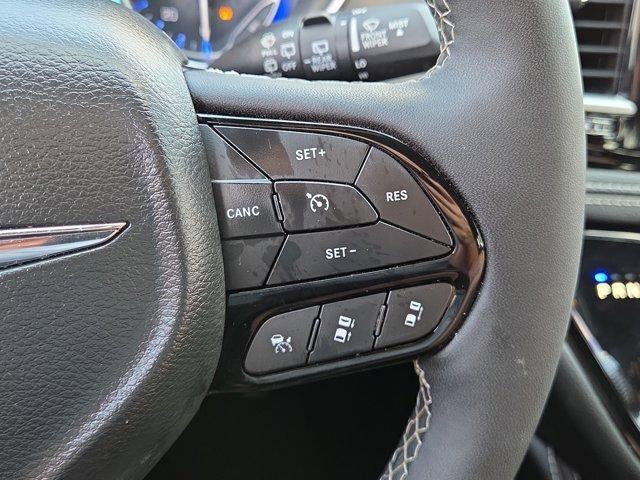 2024 Chrysler Pacifica Limited FWD