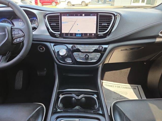 2024 Chrysler Pacifica Limited FWD