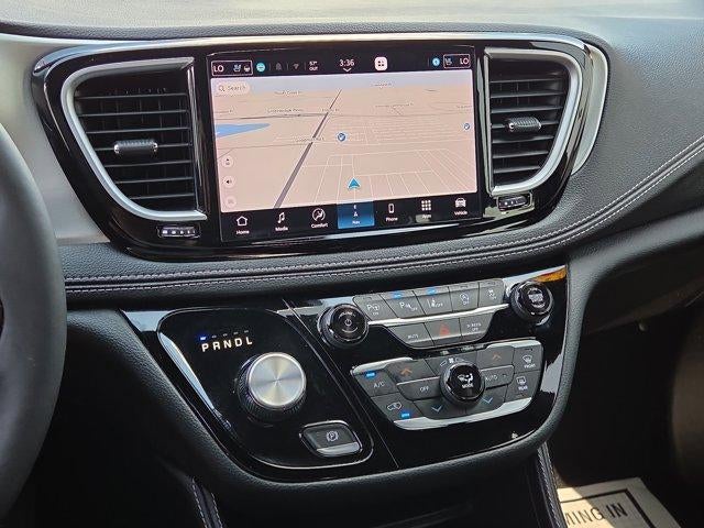 2024 Chrysler Pacifica Limited FWD