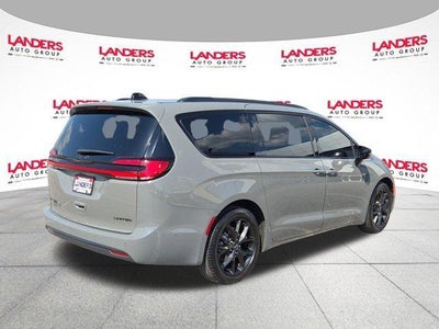 2024 Chrysler Pacifica Limited FWD