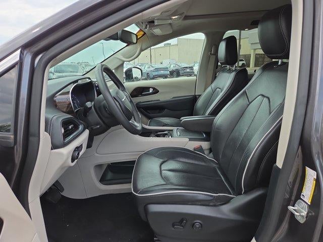2023 Chrysler Pacifica Limited FWD