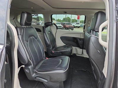 2023 Chrysler Pacifica Limited FWD
