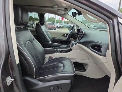2023 Chrysler Pacifica Limited FWD