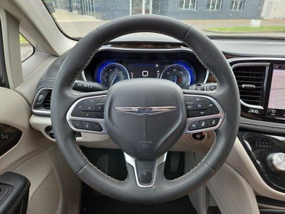 2023 Chrysler Pacifica Limited FWD