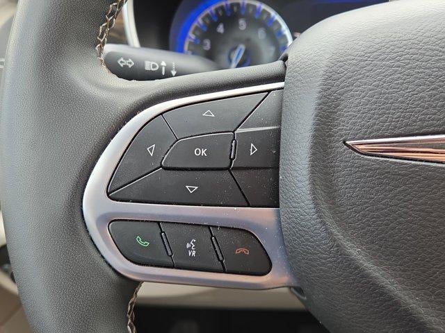 2023 Chrysler Pacifica Limited FWD