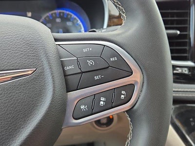 2023 Chrysler Pacifica Limited FWD
