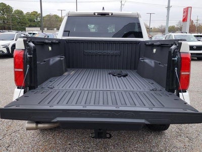 2024 Toyota Tacoma 2WD 2WD SR5 Double Cab 5' Bed AT (SE)