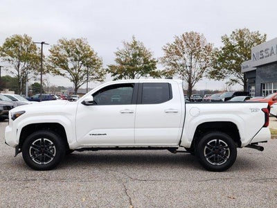2024 Toyota Tacoma 2WD 2WD SR5 Double Cab 5' Bed AT (SE)