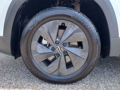 2025 Volkswagen Taos S FWD