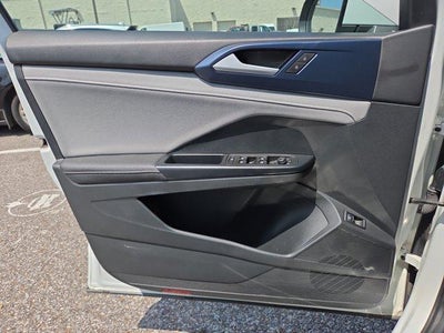 2024 Volkswagen Taos SE 4MOTION