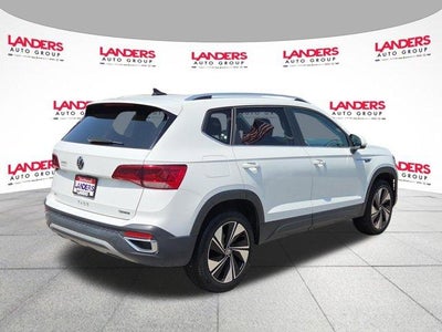 2024 Volkswagen Taos SE 4MOTION