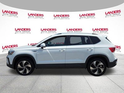 2024 Volkswagen Taos SE 4MOTION
