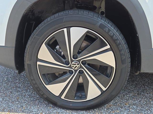 2024 Volkswagen Taos SE 4MOTION