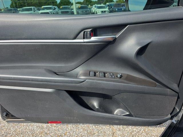 2023 Toyota Camry SE Nightshade Auto (Natl)