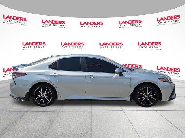2024 Toyota Camry SE Auto (SE)
