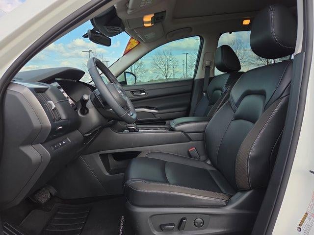 2024 Nissan Pathfinder SL 2WD
