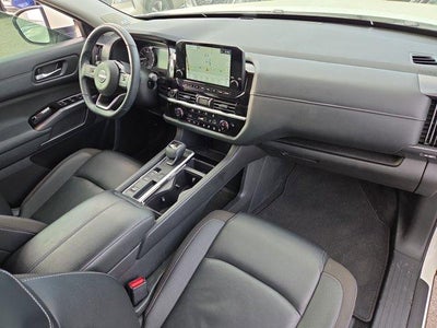 2024 Nissan Pathfinder SL 2WD