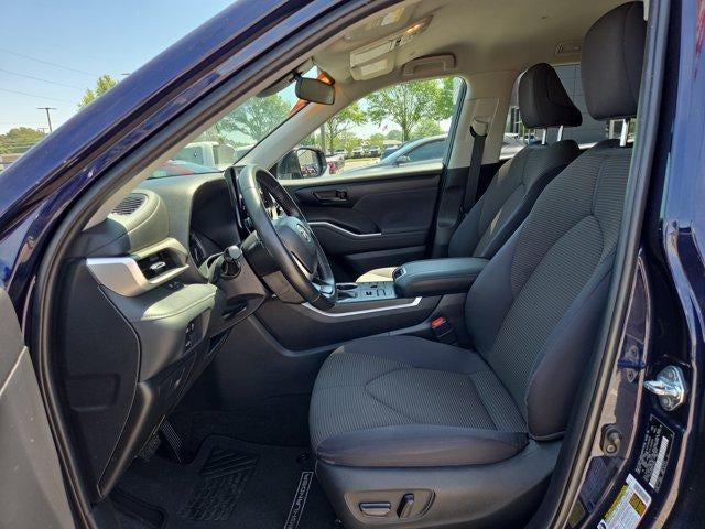2023 Toyota Highlander LE AWD (SE)