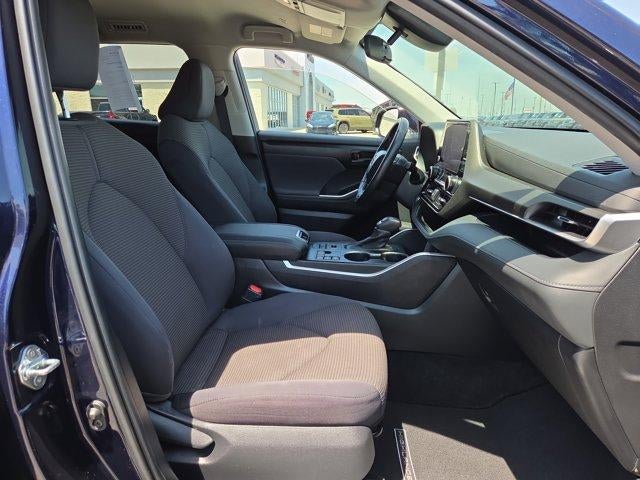 2023 Toyota Highlander LE AWD (SE)