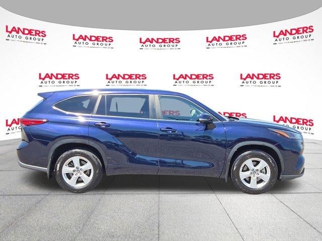 2023 Toyota Highlander LE AWD (SE)
