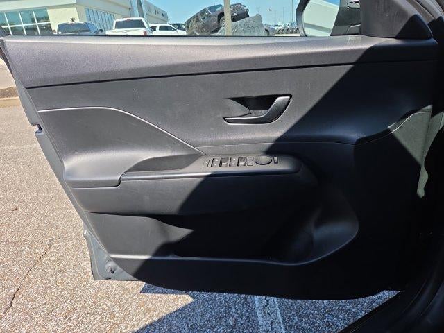 2025 Hyundai KONA SEL FWD