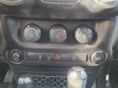 2014 Jeep Wrangler Unlimited 4WD 4dr Sahara