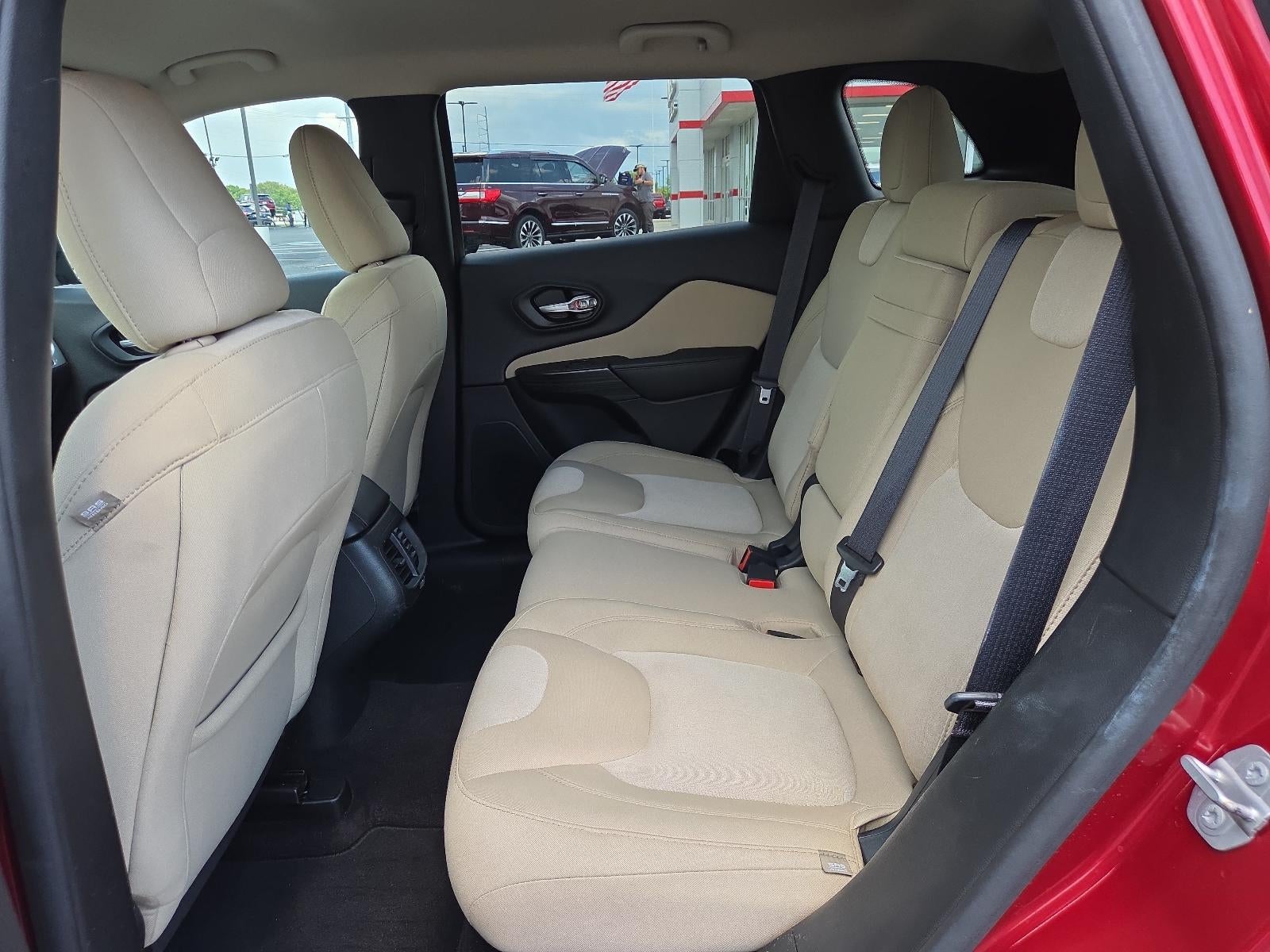 2016 Jeep Cherokee FWD 4dr Sport