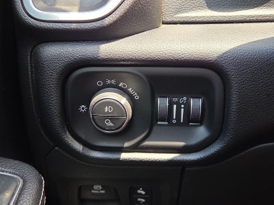 2019 RAM 1500 Laramie 4x2 Quad Cab 6'4" Box