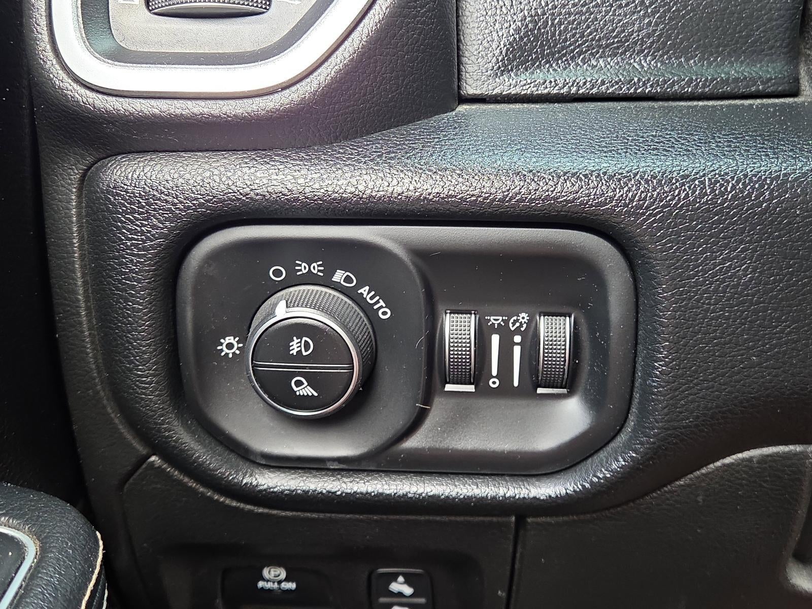 2021 RAM 1500 Laramie 4x4 Crew Cab 5'7" Box