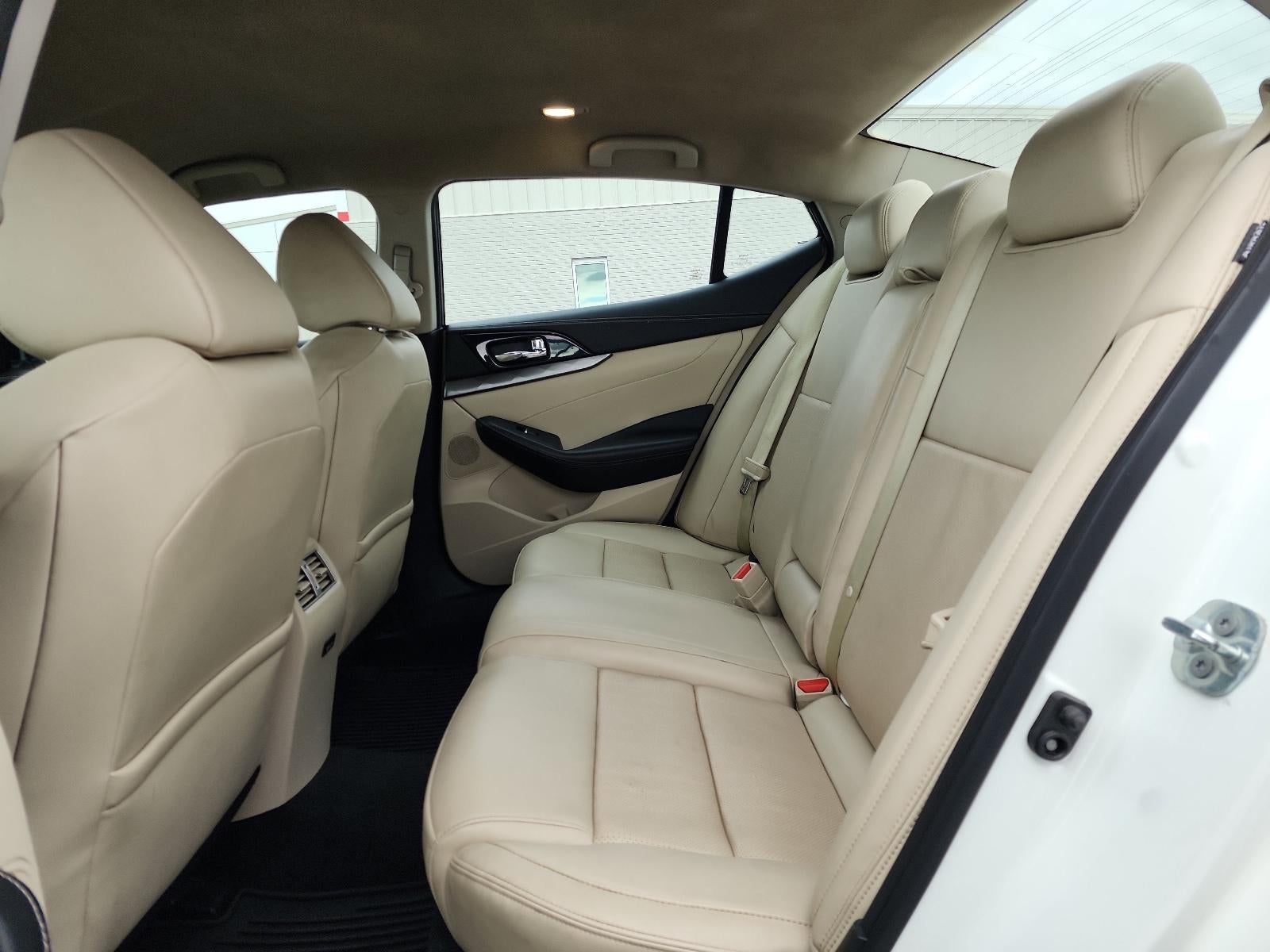 2022 Nissan Maxima SV CVT