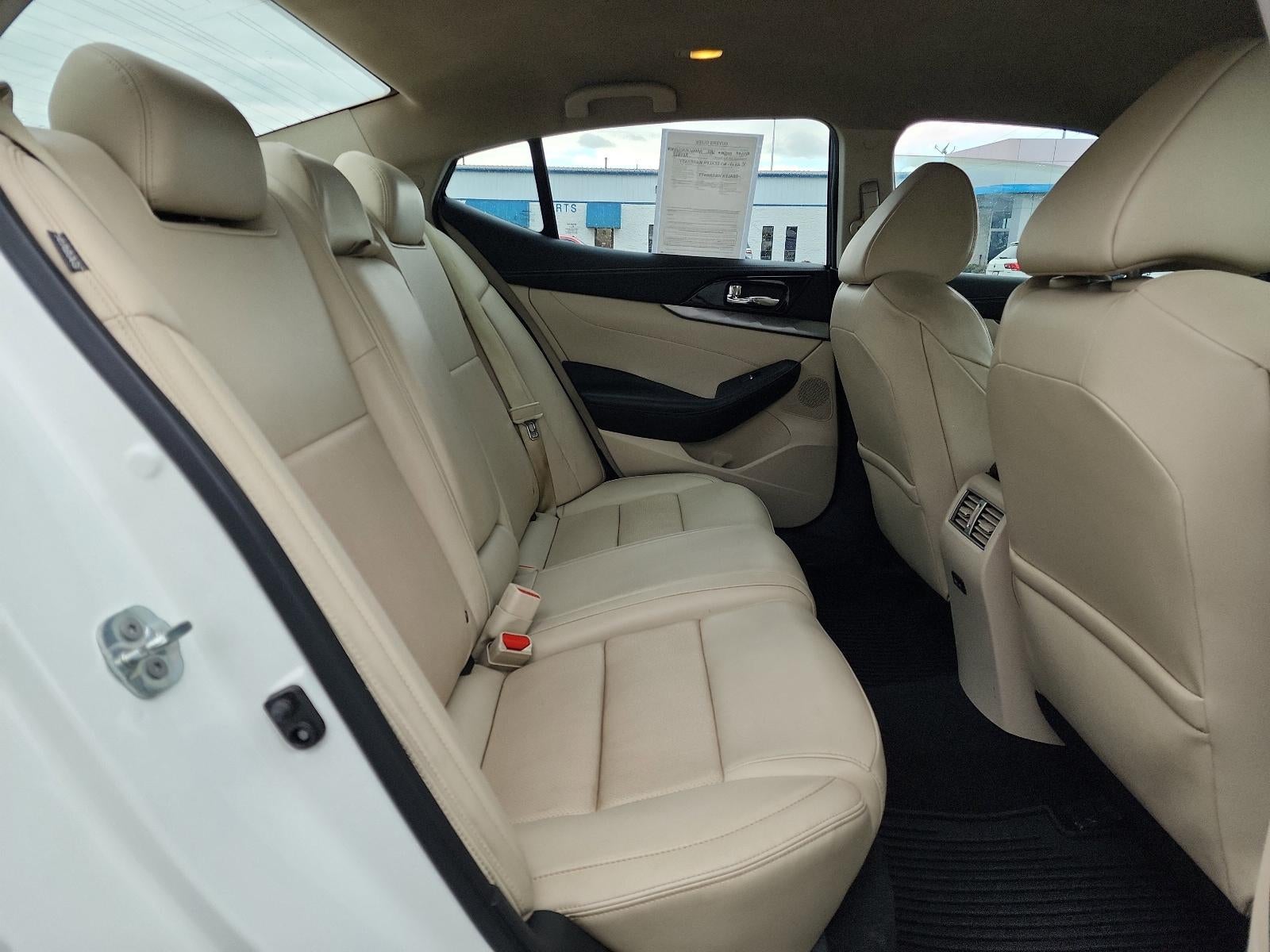 2022 Nissan Maxima SV CVT