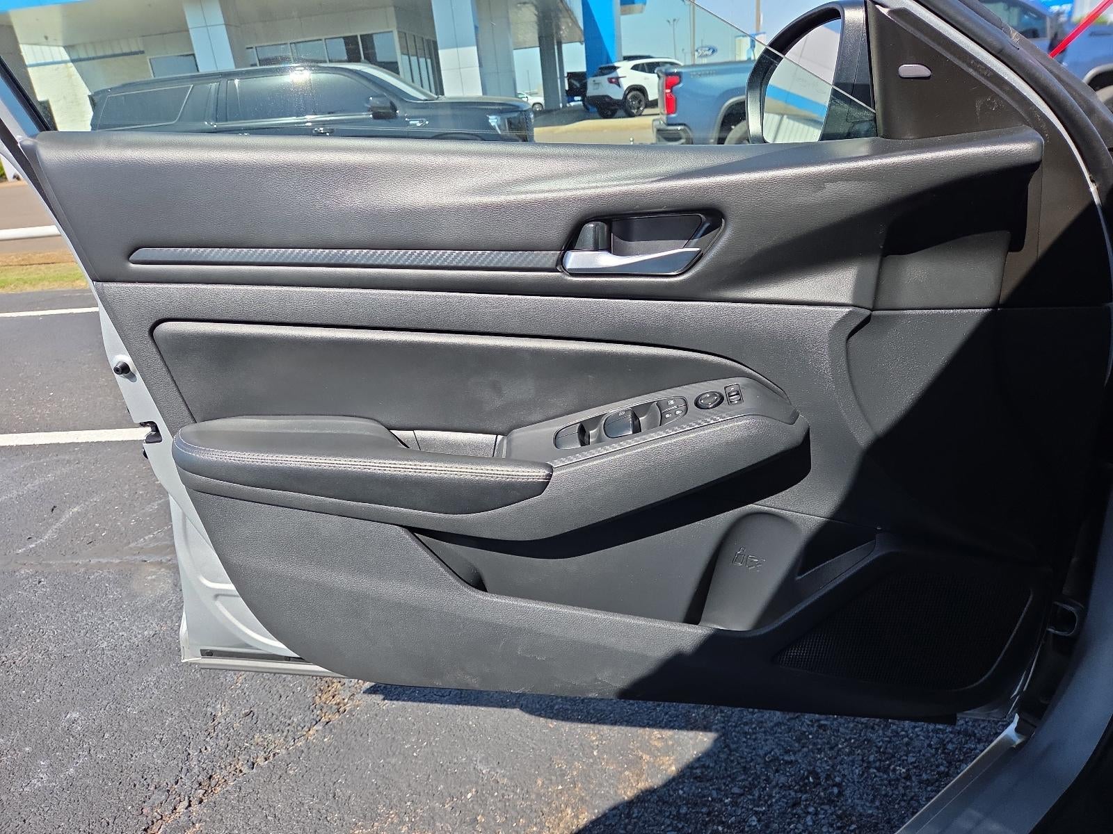2024 Nissan Altima 2.5 SV Sedan