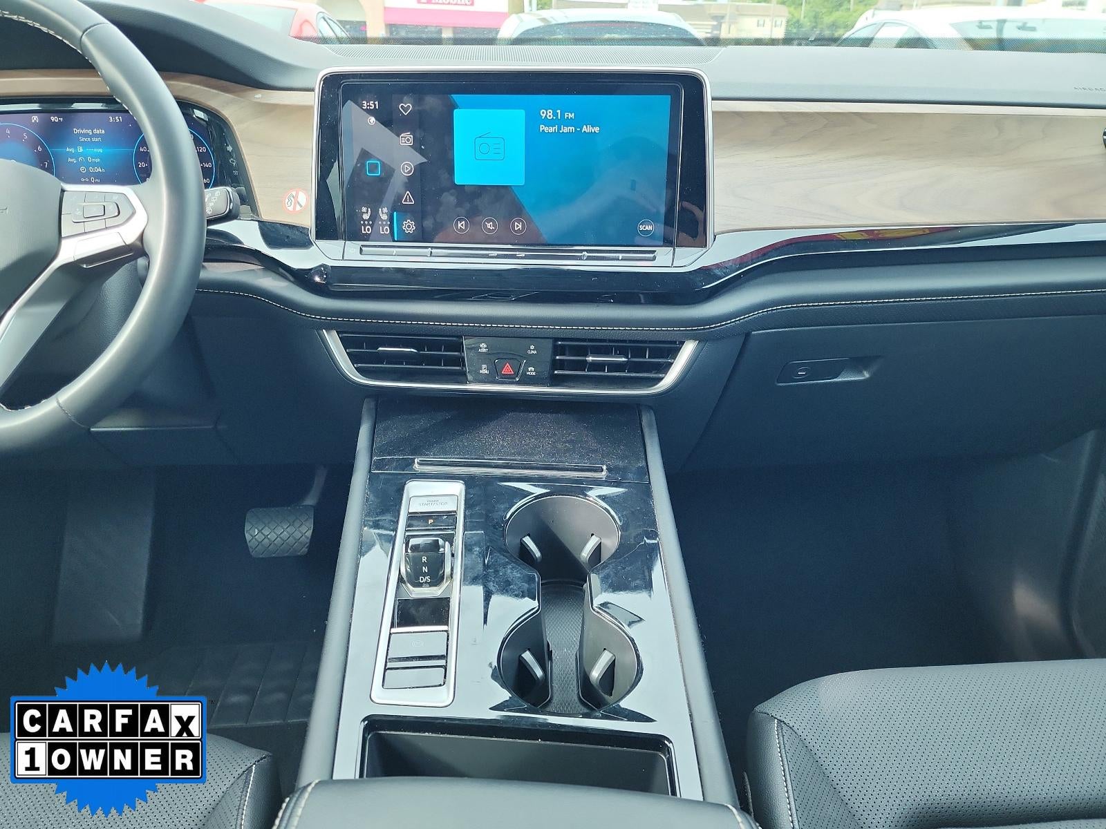 2024 Volkswagen Atlas 2.0T SE w/Technology 4MOTION