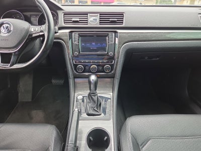 2017 Volkswagen Passat 1.8T SE Auto