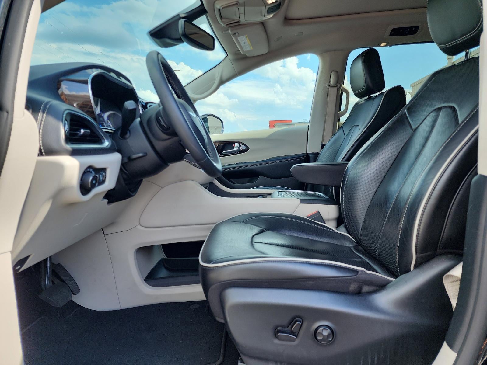 2023 Chrysler Pacifica Limited FWD