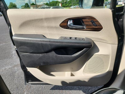 2023 Chrysler Pacifica Limited FWD