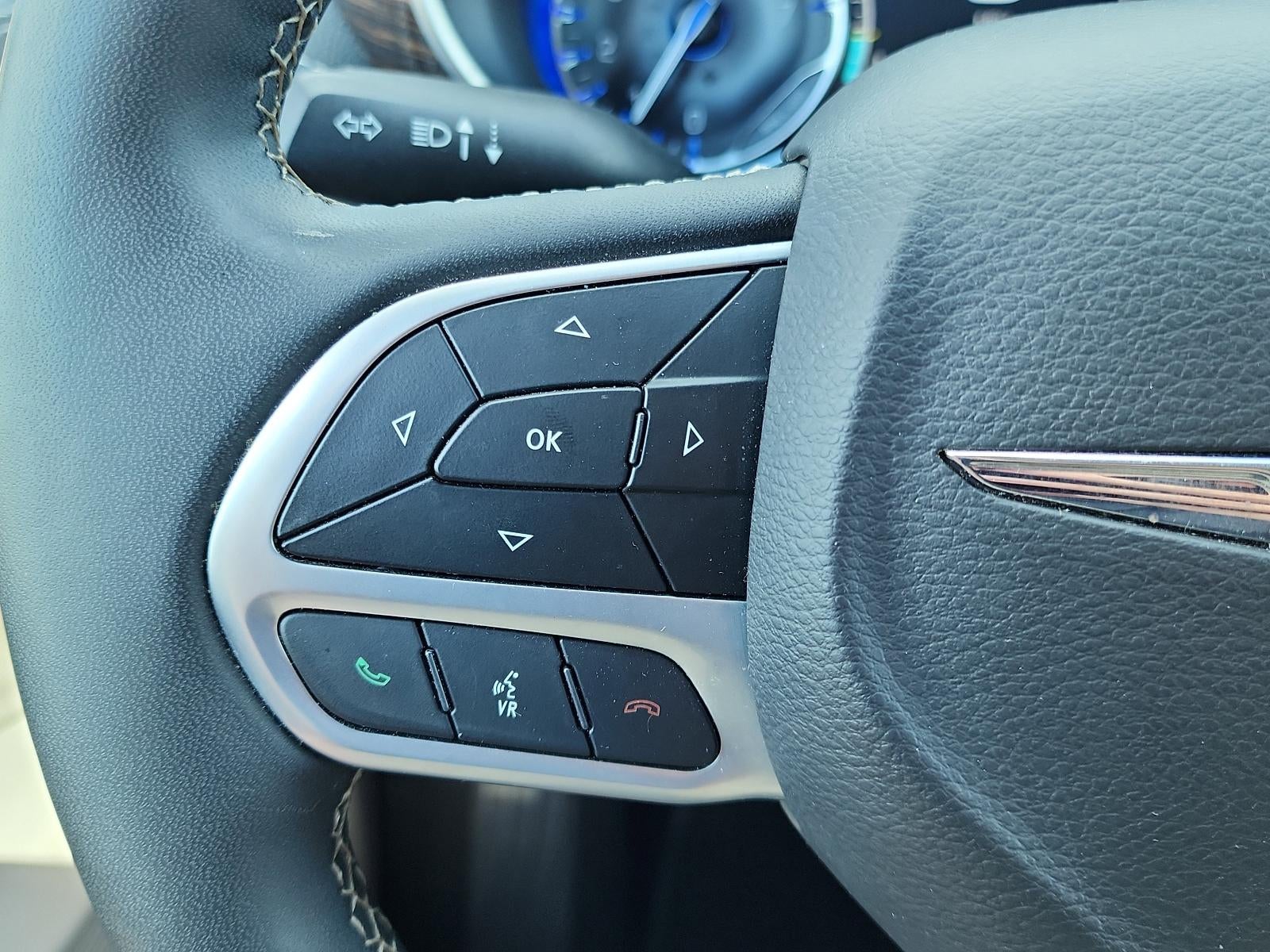 2023 Chrysler Pacifica Limited FWD