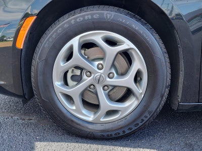 2023 Chrysler Pacifica Limited FWD