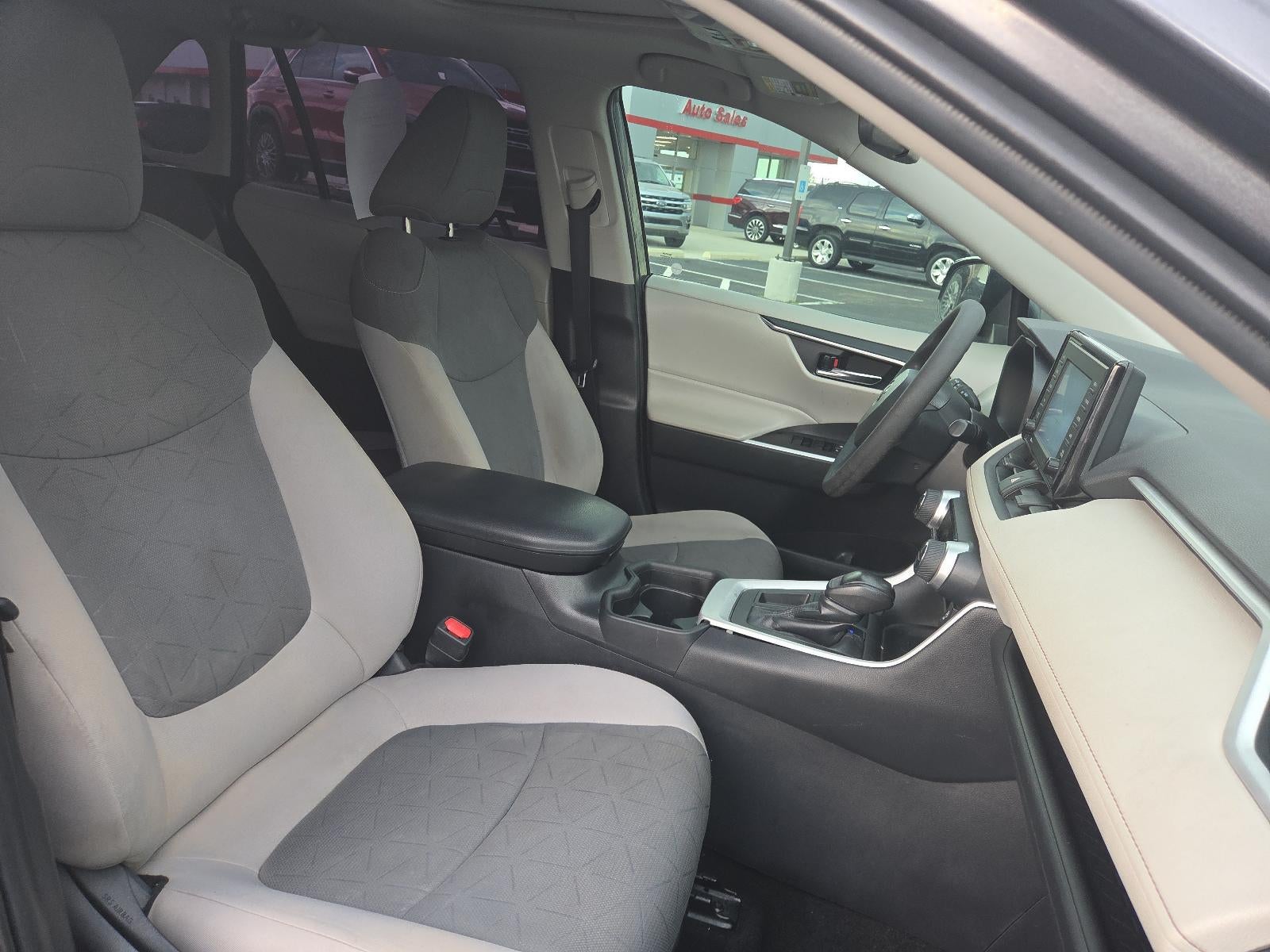 2020 Toyota RAV4 XLE FWD (GS)