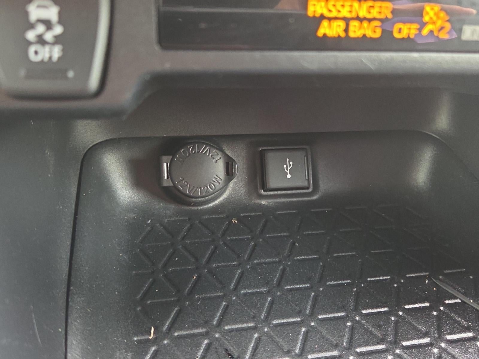 2020 Toyota RAV4 XLE FWD (GS)